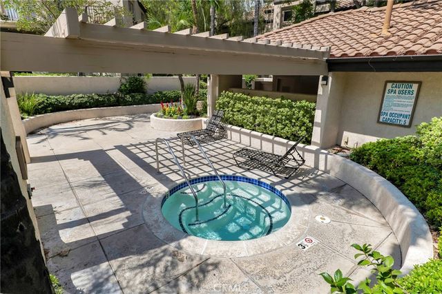 24107 Del Monte, Valencia, CA 91355
