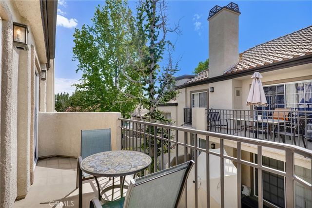 24107 Del Monte, Valencia, CA 91355