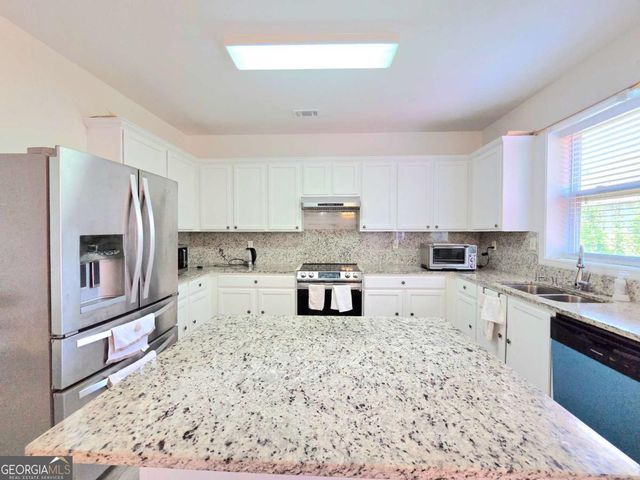1140 Foxcroft Drive, Morrow, GA 30260