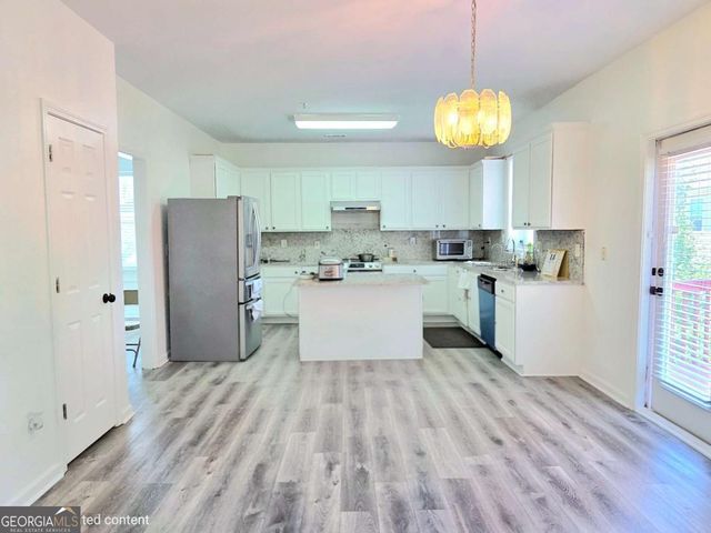 1140 Foxcroft Drive, Morrow, GA 30260