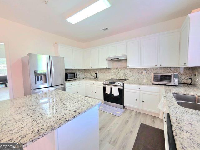 1140 Foxcroft Drive, Morrow, GA 30260