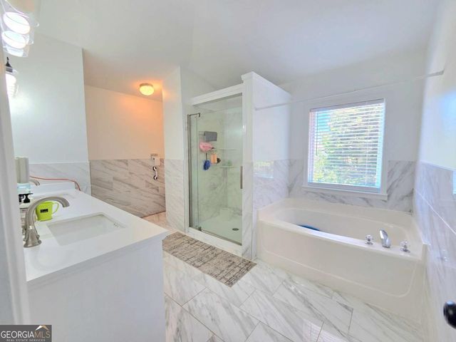 1140 Foxcroft Drive, Morrow, GA 30260