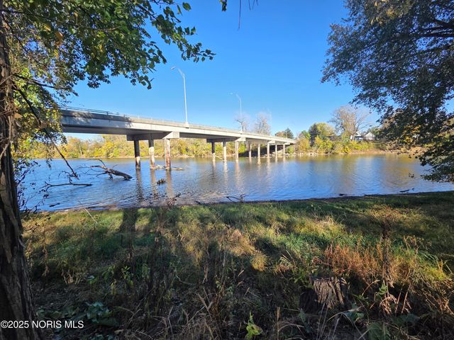 605 Riverside Avenue, Defiance, OH 43512