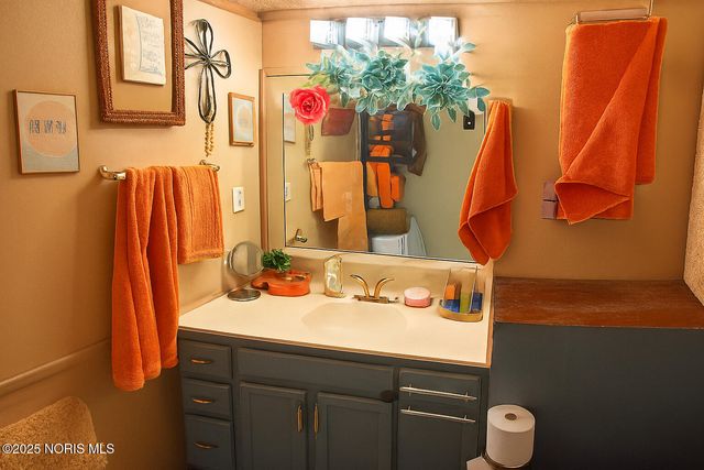 605 Riverside Avenue, Defiance, OH 43512