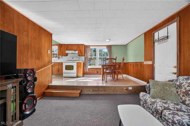2492 24th Street, Cuyahoga Falls, OH 44223