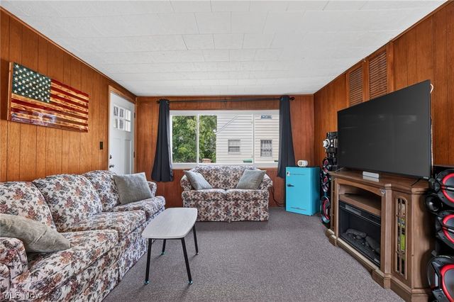 2492 24th Street, Cuyahoga Falls, OH 44223