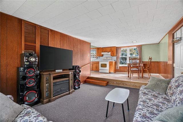 2492 24th Street, Cuyahoga Falls, OH 44223