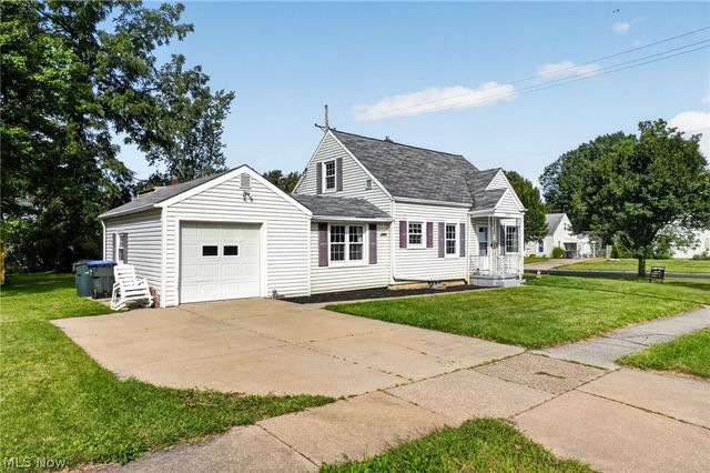 2492 24th Street, Cuyahoga Falls, OH 44223