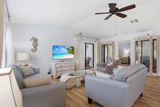 72 Mediterranean Boulevard E, Port St. Lucie, FL 34952