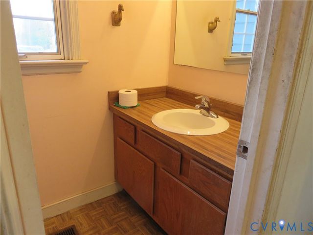 8225 S Mayfield Ln, Mechanicsville, VA 23111