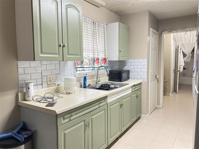 1109 E School Street, Lake Charles, LA 70607