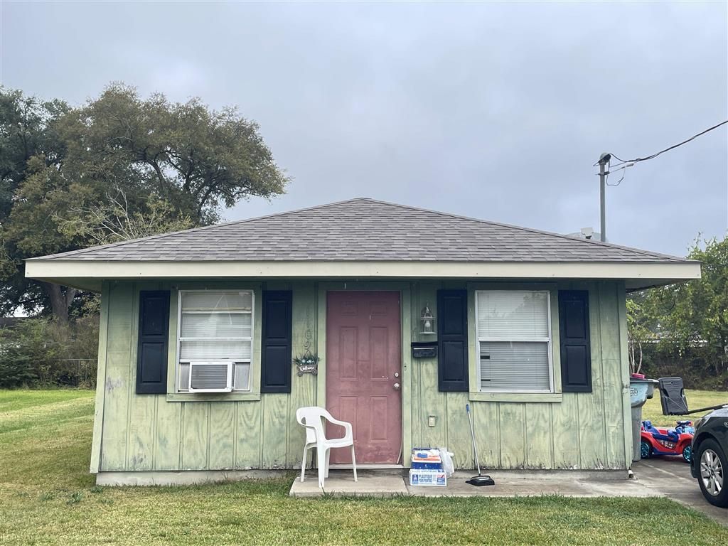 1109 E School Street, Lake Charles, LA 70607
