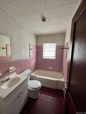 839-841 Watkins Street, Conway, AR 72034