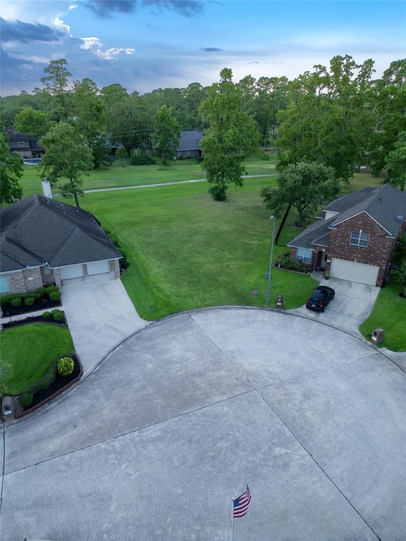 19719 Fairway Island Drive, Humble, TX 77346