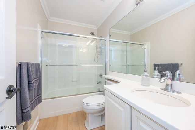 26 Whimble Ct, Wayne Twp., NJ 07470