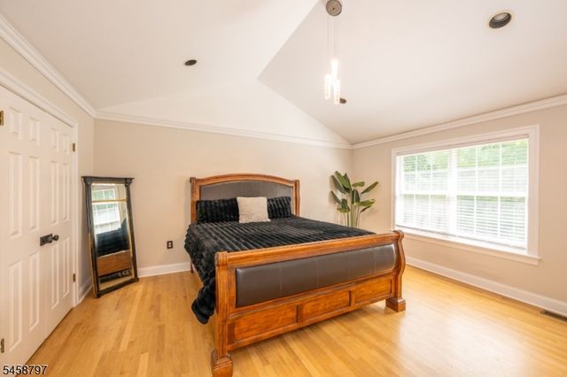 26 Whimble Ct, Wayne Twp., NJ 07470