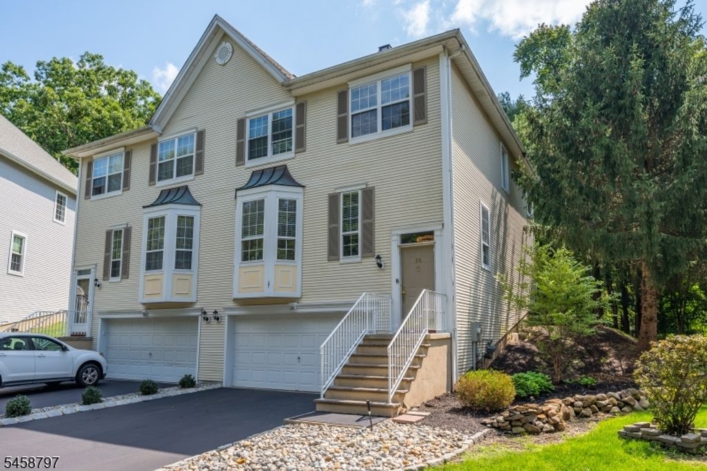 26 Whimble Ct, Wayne Twp., NJ 07470