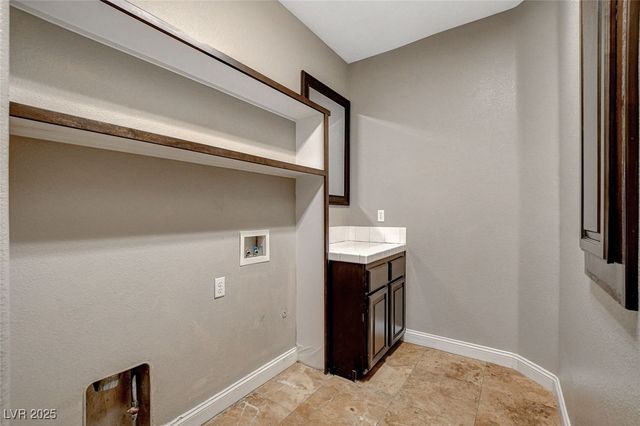 11241 Pentland Downs Street, Las Vegas, NV 89141