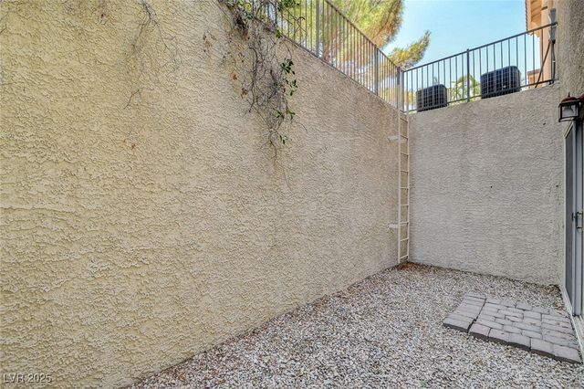 11241 Pentland Downs Street, Las Vegas, NV 89141