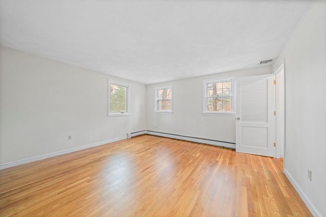 7 Surrey Ln, Canton, MA 02021