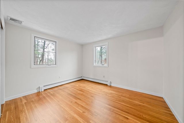 7 Surrey Ln, Canton, MA 02021