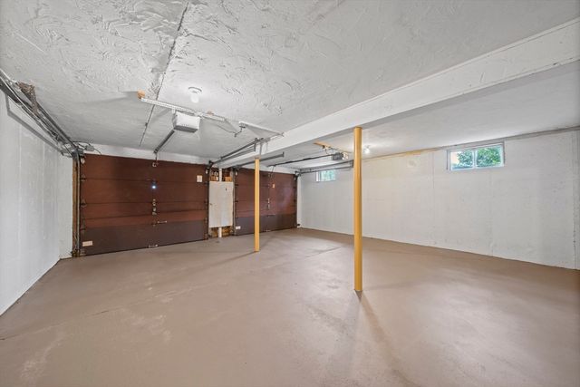 7 Surrey Ln, Canton, MA 02021