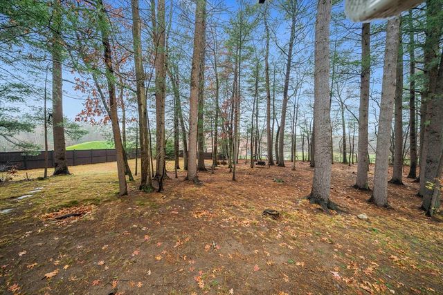 7 Surrey Ln, Canton, MA 02021