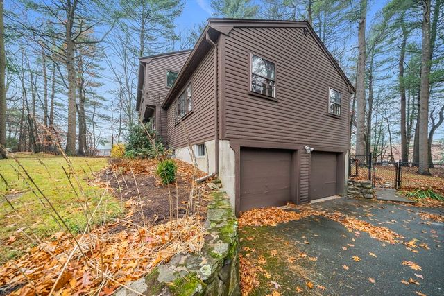 7 Surrey Ln, Canton, MA 02021