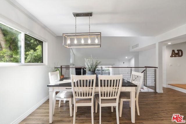 15157 Magnolia Boulevard F, Sherman Oaks, CA 91403