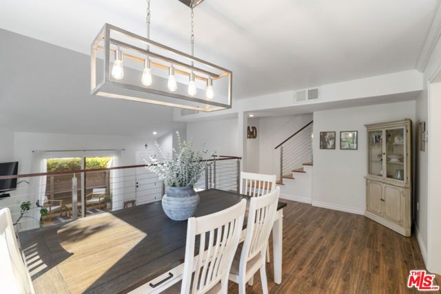 15157 Magnolia Boulevard F, Sherman Oaks, CA 91403