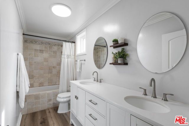 15157 Magnolia Boulevard F, Sherman Oaks, CA 91403