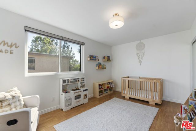 15157 Magnolia Boulevard F, Sherman Oaks, CA 91403