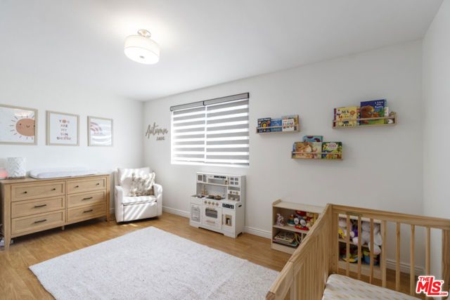 15157 Magnolia Boulevard F, Sherman Oaks, CA 91403