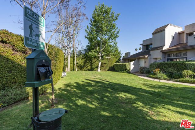 15157 Magnolia Boulevard F, Sherman Oaks, CA 91403