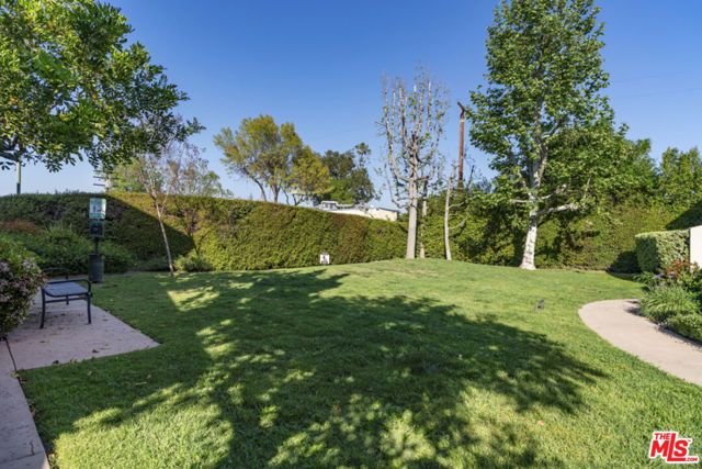 15157 Magnolia Boulevard F, Sherman Oaks, CA 91403