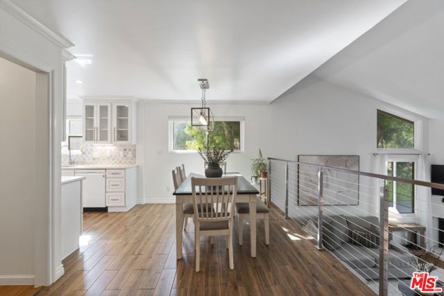 15157 Magnolia Boulevard F, Sherman Oaks, CA 91403