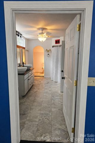 34 Landfair Lane, Hendersonville, NC 28792