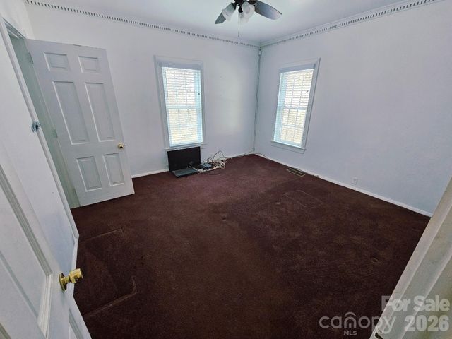 34 Landfair Lane, Hendersonville, NC 28792
