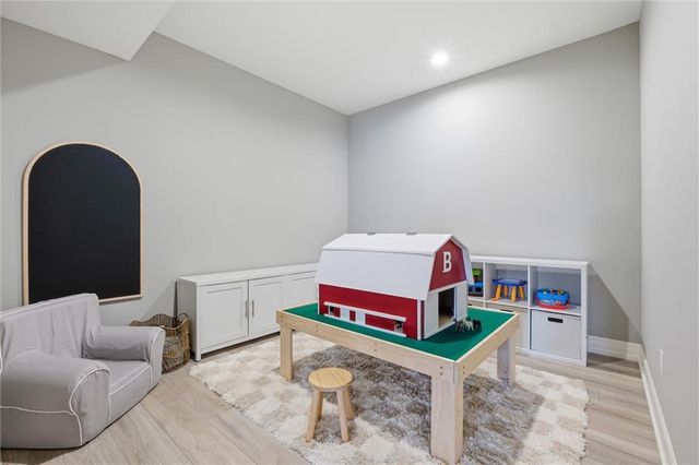 15845 Fontana Street, Overland Park, KS 66224