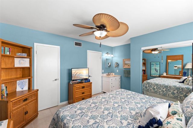 10280 GULF BOULEVARD 25, Treasure Island, FL 33706