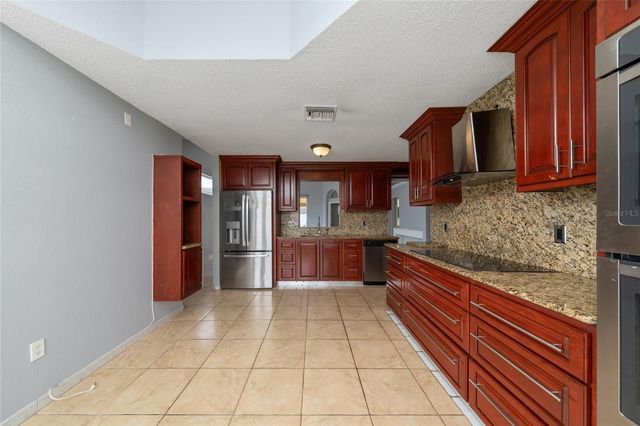 8810 KENSINGTON COURT, Kissimmee, FL 34747
