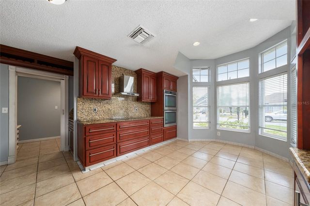 8810 KENSINGTON COURT, Kissimmee, FL 34747