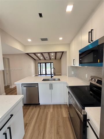 12104 SW 110th St Cir S, Miami, FL 33186