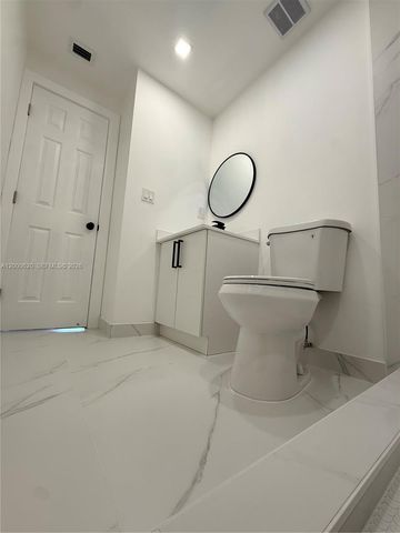 12104 SW 110th St Cir S, Miami, FL 33186