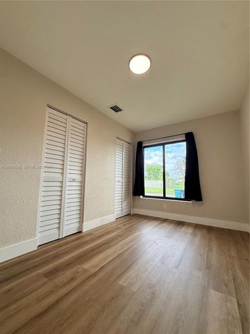 12104 SW 110th St Cir S, Miami, FL 33186