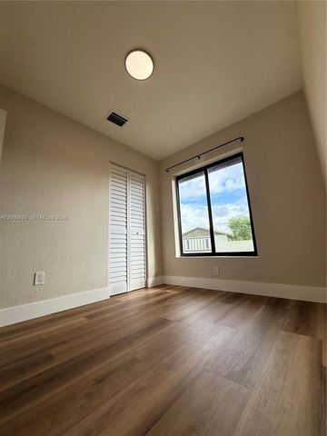 12104 SW 110th St Cir S, Miami, FL 33186