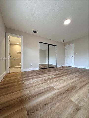 12104 SW 110th St Cir S, Miami, FL 33186