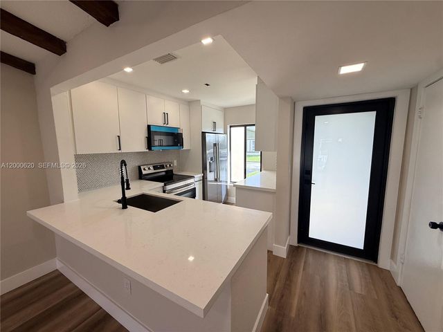 12104 SW 110th St Cir S, Miami, FL 33186