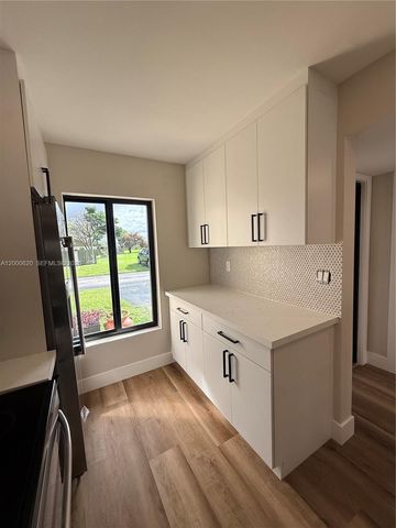 12104 SW 110th St Cir S, Miami, FL 33186