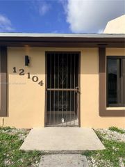 12104 SW 110th St Cir S, Miami, FL 33186